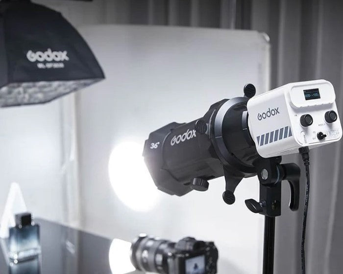 GODOX ML60IIBI BI-COLOR LED MONOLIGHT KIT (AK-B01 BATTERY HANDGRIP KIT)