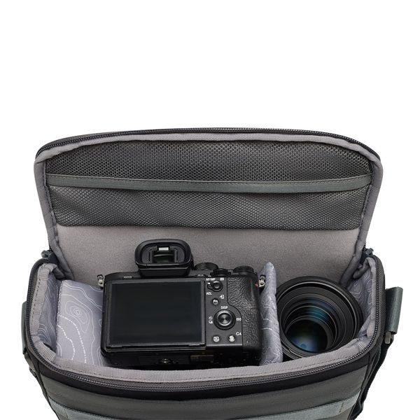 NATIONAL GEOGRAPHIC E1 SHOULDER BAG - MEDIUM
