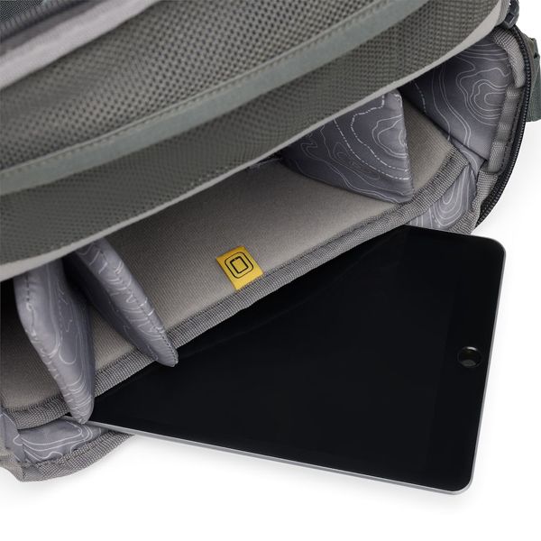 NATIONAL GEOGRAPHIC E1 SHOULDER BAG - MEDIUM