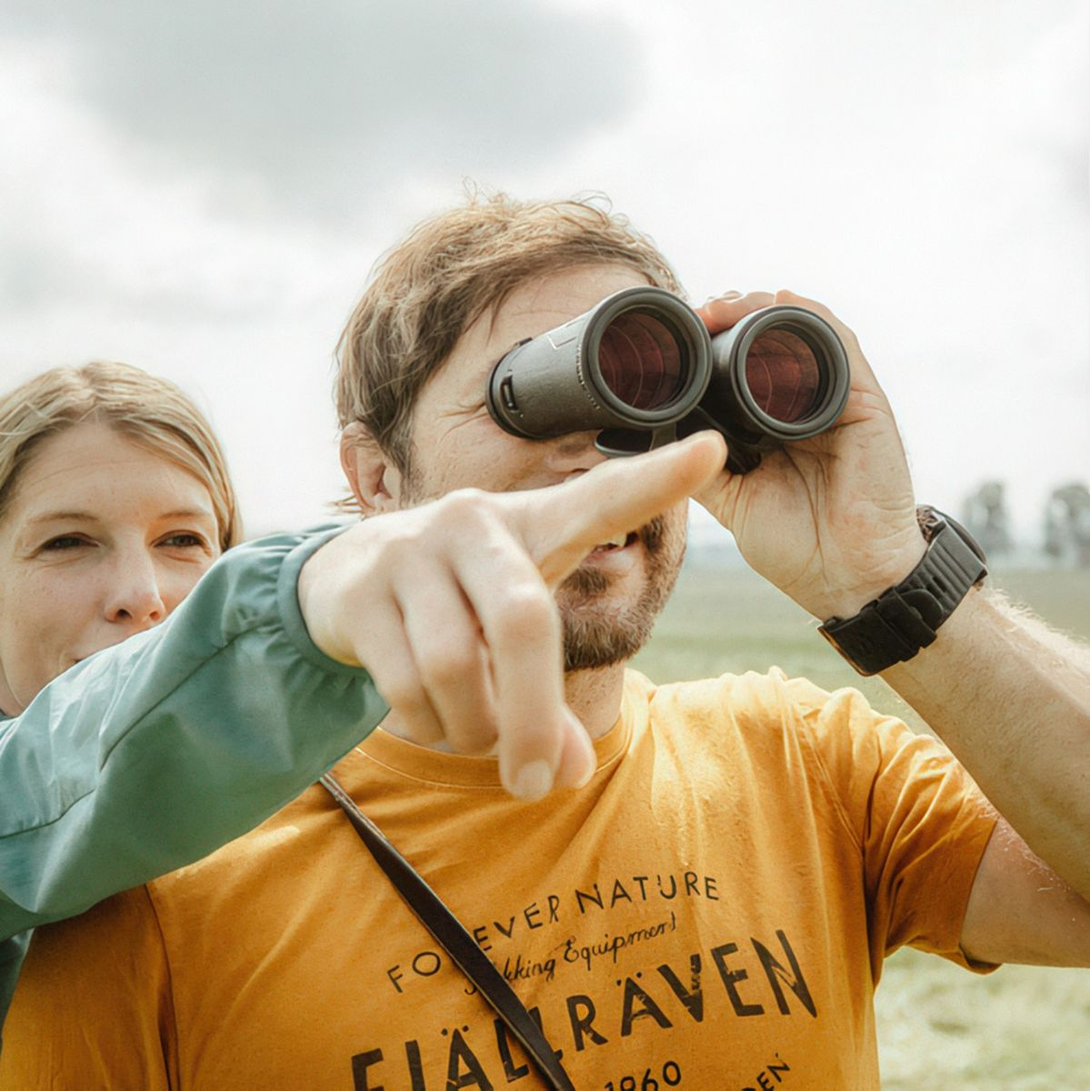 BUSHNELL PACIFICA 10-30X50 BINOCULARS