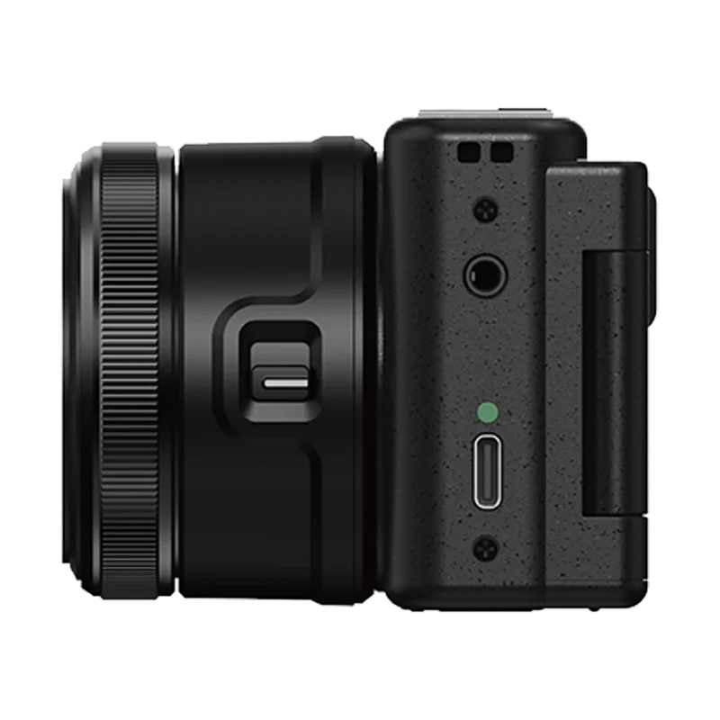 YASHICA CITY 200 DIGITAL COMPACT CAMERA - BLACK