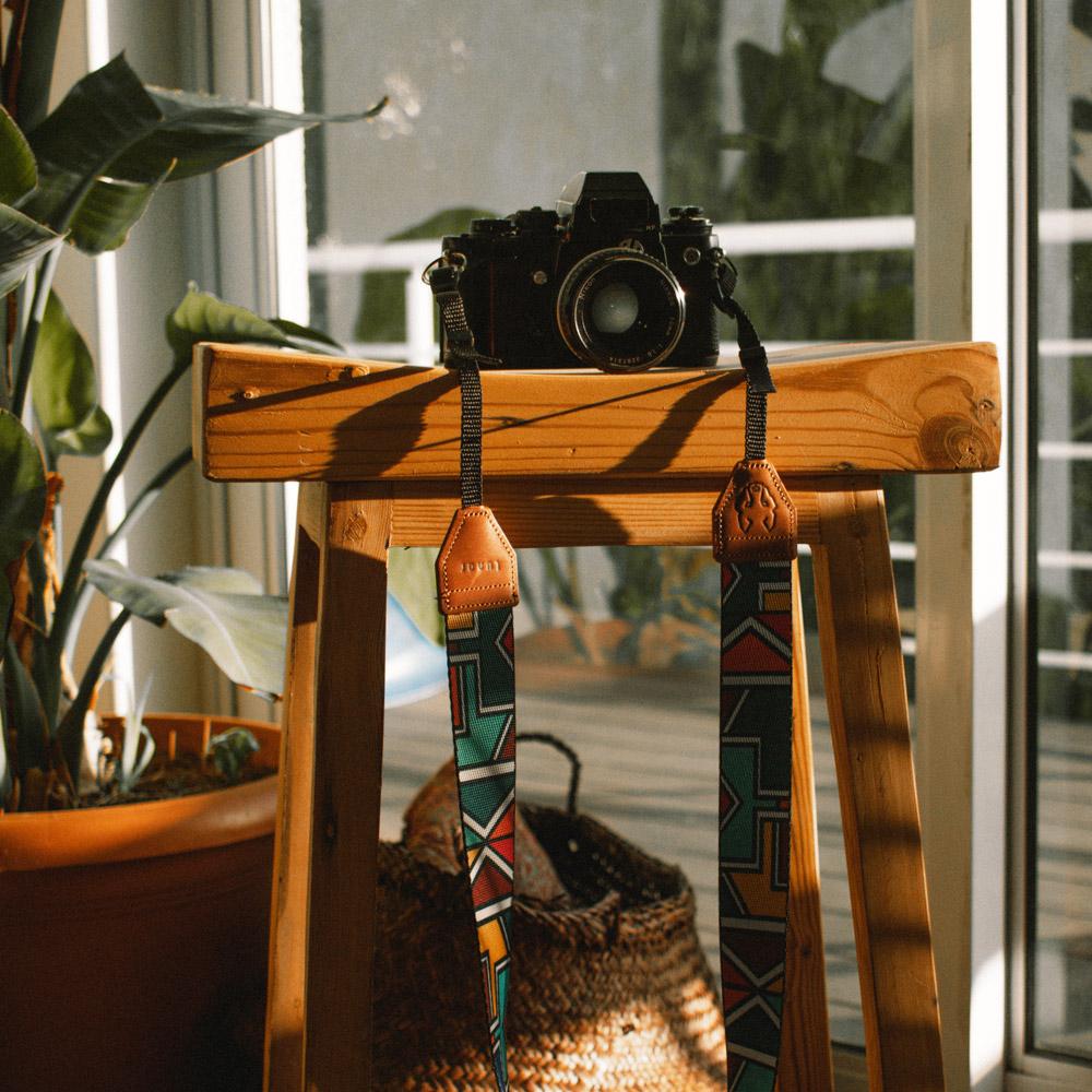 LUNAR CAMERA STRAP - The Chromatic Camera tek