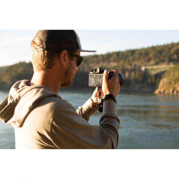 BlackRapid Wrist Strap Breathe with FR-5 FastenR Camera tek