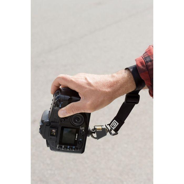 BlackRapid Wrist Strap Breathe with FR-5 FastenR Camera tek